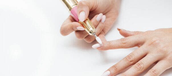 5 Kroków do Perfekcyjnego Manicure